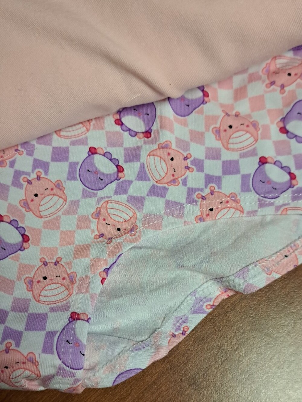 Squishmallows Girls' Print Briefs - 5 Pack Size L8 - Picture 5 of 6